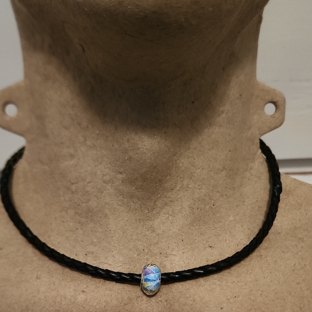 Elegant Black Necklace with Iridescent Pendant